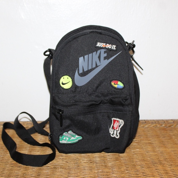 Nike Just Do It. Insulated Lunch Bag. Sz. 10.75"H x 7"L x 4.5"D - Picture 1 of 7